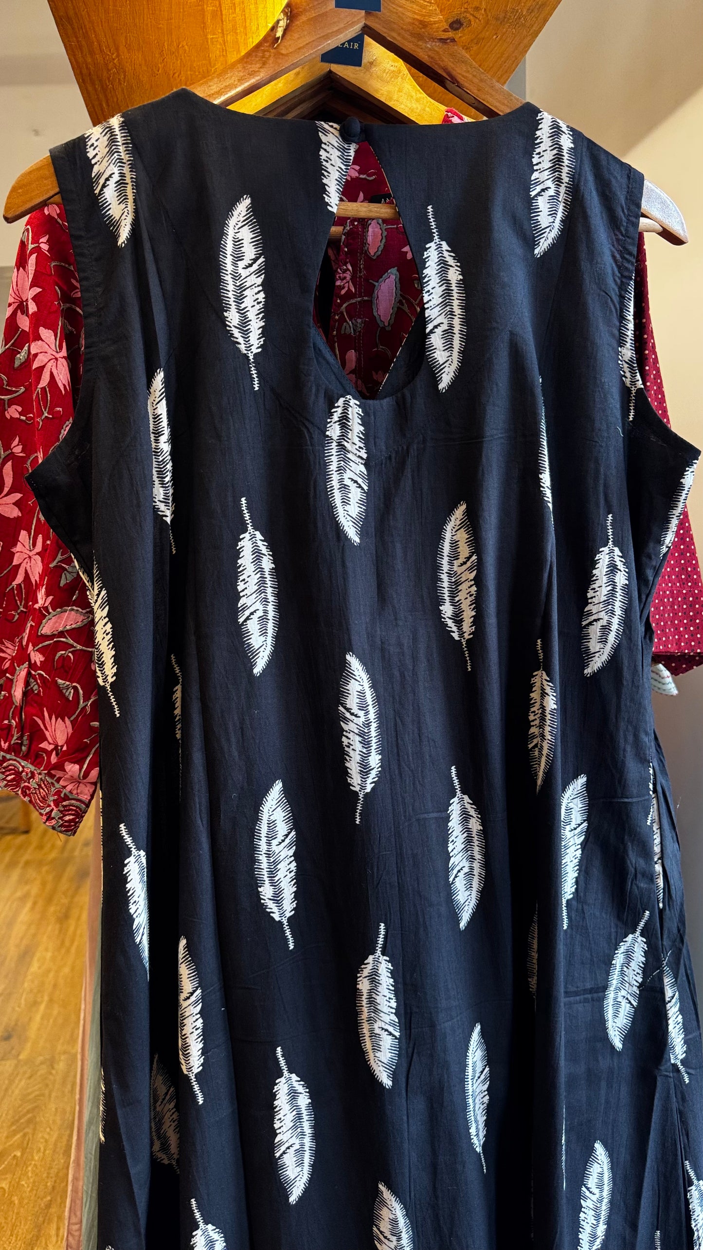 Black with cream leaf print sleeveless pleated dress size S,M,L,XL