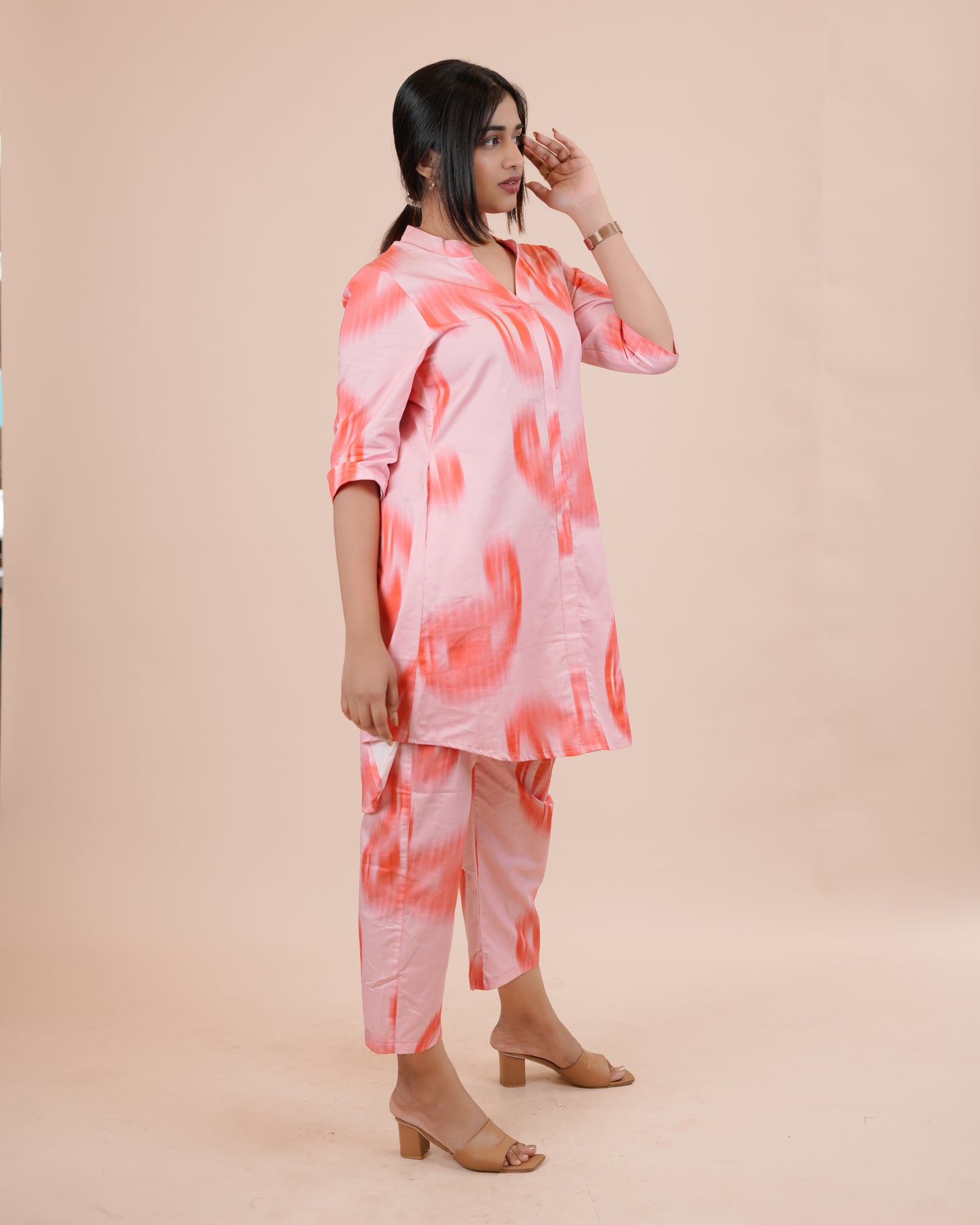 Stylish Pink Abstract Kurta Set