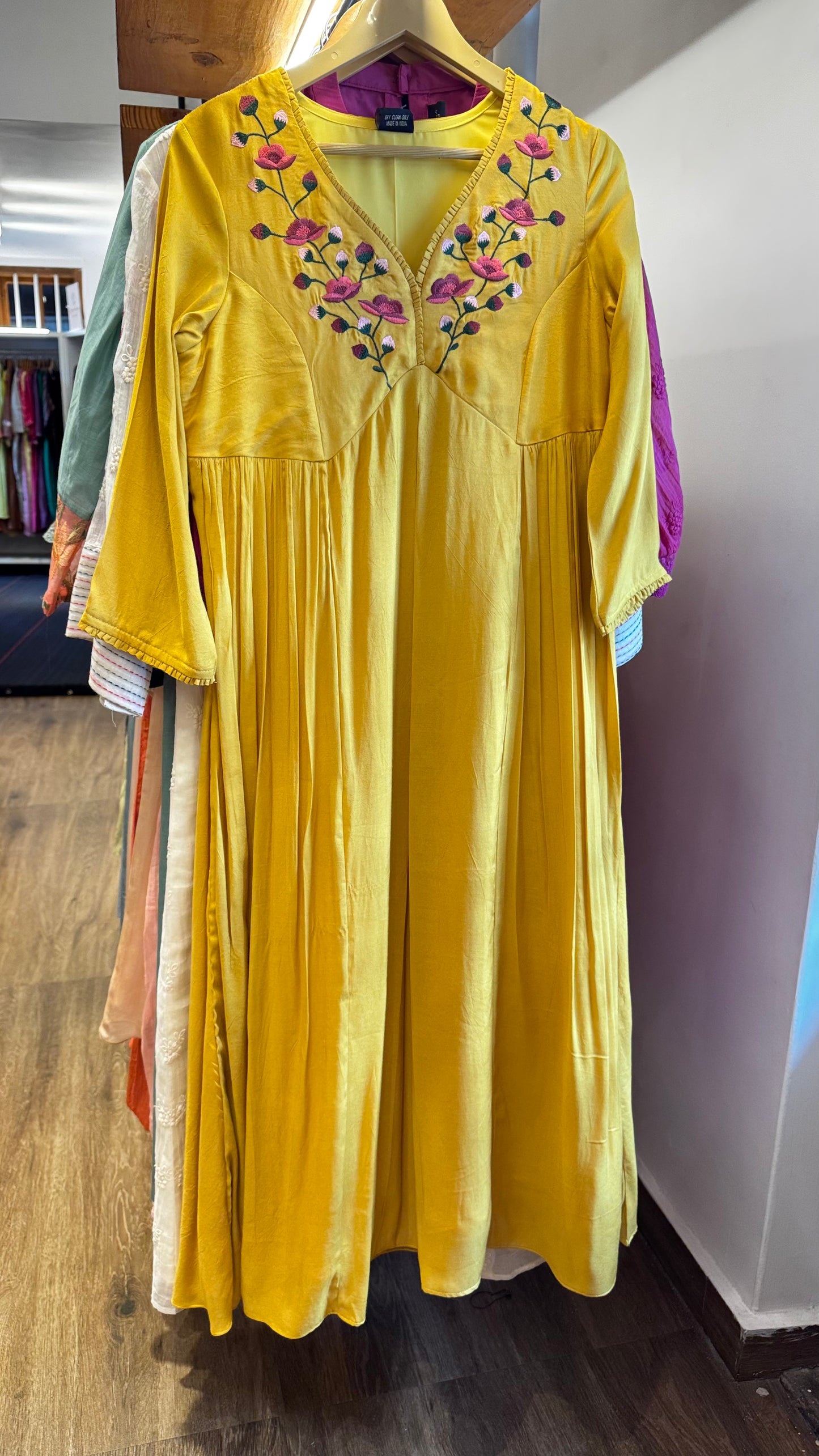 Yellow embroidery dress three-quarter length sleeves Size M