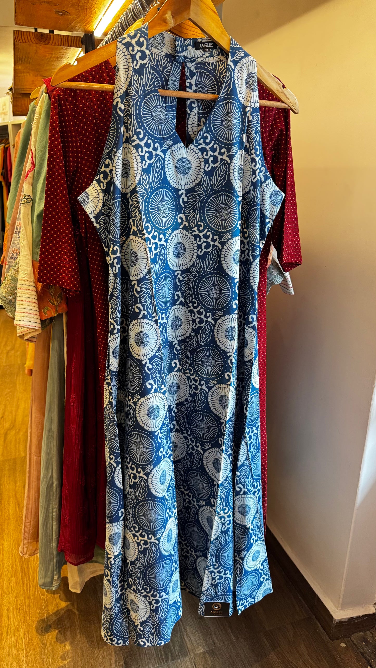 ⁠⁠indigo blue printed halter neck dress size L (40)
