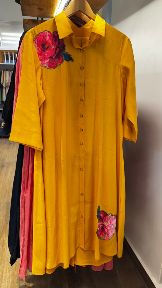 Yellow chanderi coord set with applique work on shoulder Size-XL