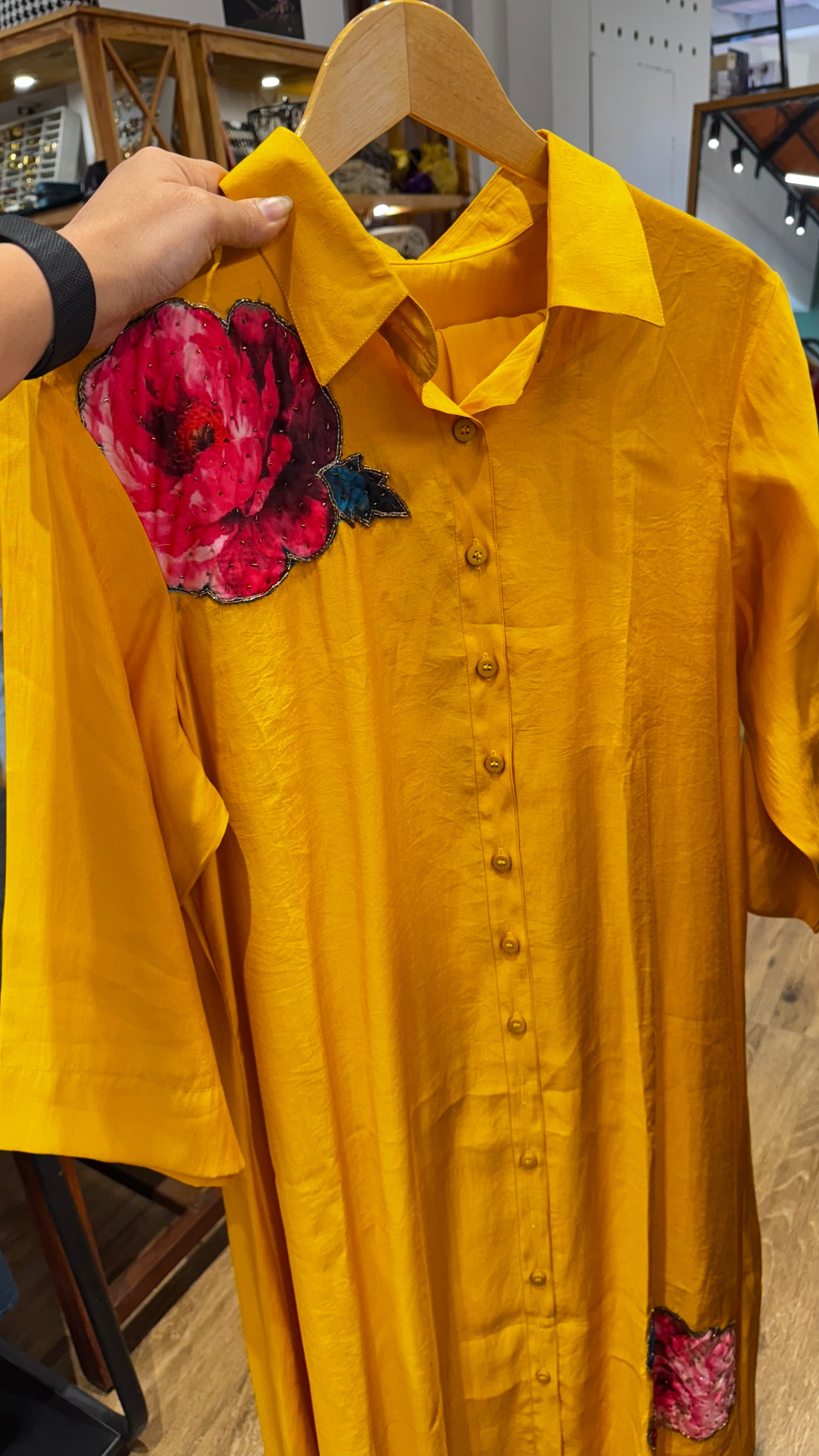 Yellow chanderi coord set with applique work on shoulder Size-XL